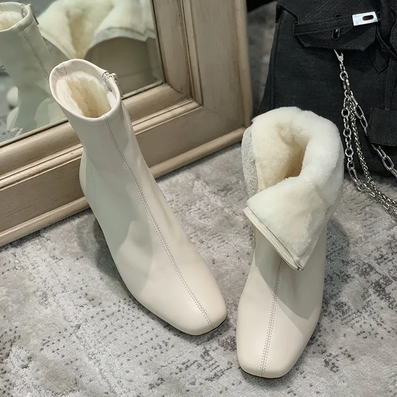2023 Zimné teplé ženské topánky módne zipsy hrubé vysoké podpätky topánky Dámske plusové členky topánky Street Style White Ladies krátke topánky