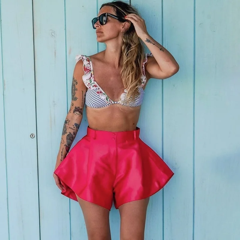 2023 Ženy Summer Nový Hight pások Hot Shorts Elegantné voľné erw Mini šortky móda sexy široká noha pevné farebné šortky dovolenka