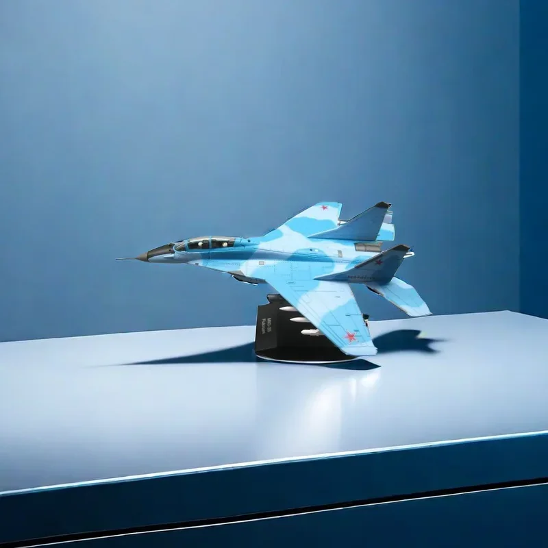 2024 1/100 v mierke Rusko Fulcrum MIG-35 MIG35 MIG 35 Aircraft Fighter Modely Modely DETI Hračky pre zobrazenie Zbierky