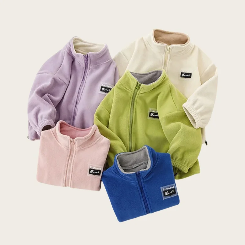 2024 Jesenné deti Solidné športové bunda dievčatá fleece Čalúnený list s kabátom mäkké teplé top top vonkajšie mikiny pre deti