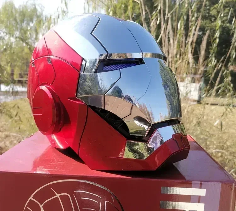 2024 Marvel Iron Mana Aupativat 1/1 Mk5 prilba diaľkového ovládania a hlasu Automatická maska ​​prilby Iron Man s darčekom LED svetlo chlapcov