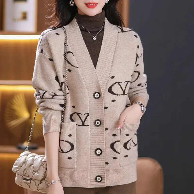 2024 NOVÝ Kórejský V-krk dlhý rukáv s dlhým rukávom, pletacie sveter na jeseň Zimná zima hrubá nadmerne nadmerná voľný písmeno Sweater Coat Ladies Vintage topy