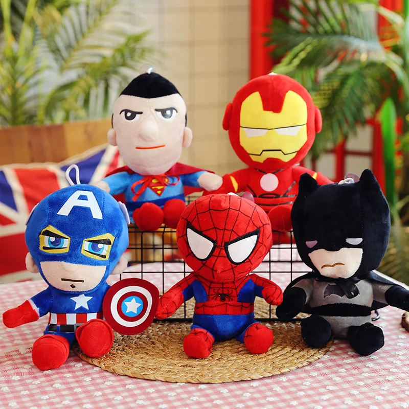 2024 NOVÝ MINI 25 cm Spiderman Plys Hray Soft Soft Screed Cartoon Fľdatá bábika Veľký plyšový chlapec