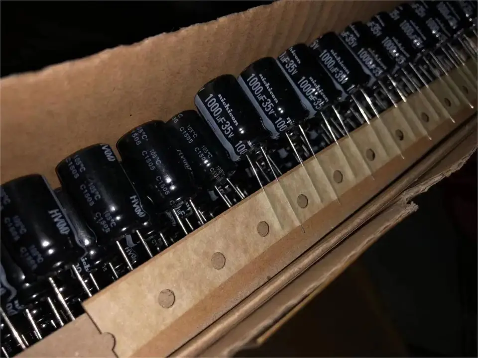 2024 NOVÝ NICHICON 35V1000UF pre audio elektrolytický kondenzátor 1000UF 35V HV kondenzátory 12,5x20mm