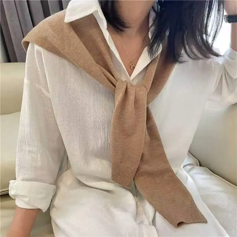 2024 Solid New Fashion Castish Castlish Cape Cloak Faux kožušinový golier pletací šál zostrihaný zimný zimný