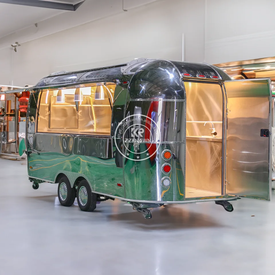 2024 Traveler s rýchlym občerstvením používaný plne vybavený pouličný potravinový košík Foodtruck EÚ Mobile Food Trailer