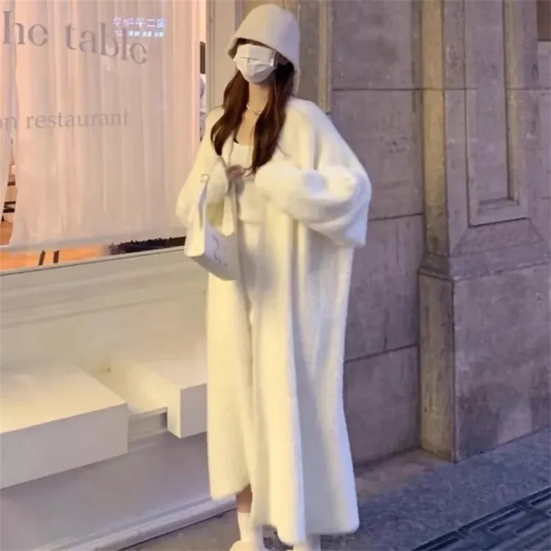 2024 Ženy Mink Fur Sweater Bunda Lose Lazy Style, Biely pletený župan v strednej dĺžke, jesenná a zimná ženská kabát