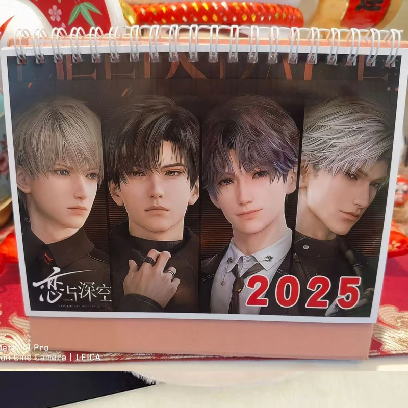 2025 Karikatúra Láska a Deepspace Desk Calendar Denník týždenník Plánovač módnej plochy Ornament Xavier Zayne Rafayel Ralayo Sylus