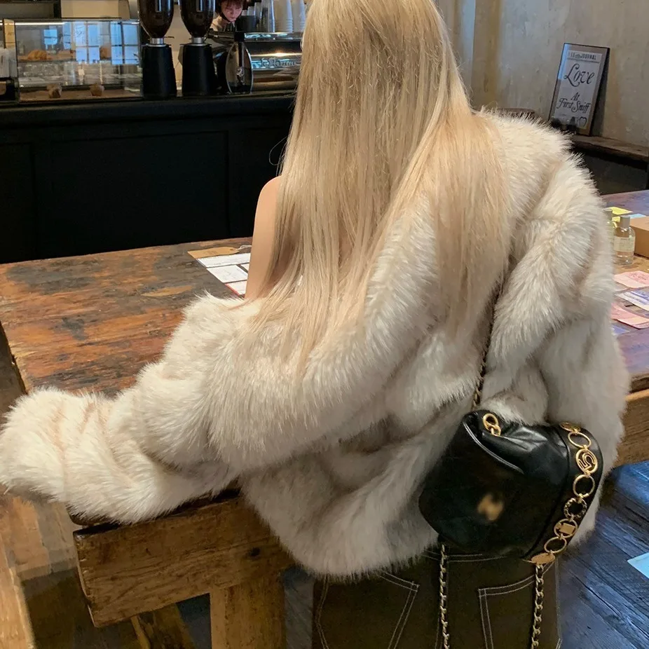 2025 Luxusná značka Jeseň zimná kožušina Ženy Krátky lenivý veterný líška kožušina Cropped Fluffy Casaco de Pele feminino