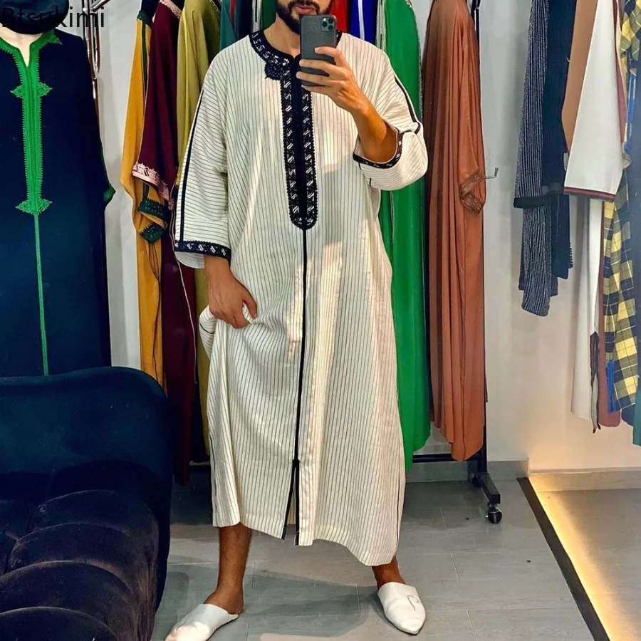 2025 Moslimskí módni muži oblečenie Patchwork vyšívané jubba Thobes Marocká kaftan Príležitostný Abayas Africký etnický štýl dlhý plášť