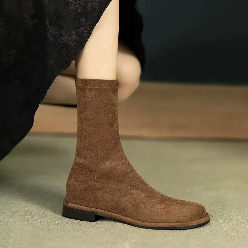 2025 Suede Dámske štíhle členkové topánky Módne sklz-on dámske elegantné ploché päty krátke topánky Príležitostné dámske topánky