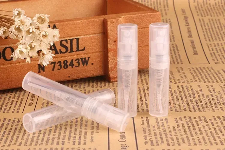 20ks x 5 ml/3 ml/2 ml mini číry plastový rozprašovací fľaše Prázdny roztomilý parfumový atomizér pre cestovné esenciálne parfumové tekutina