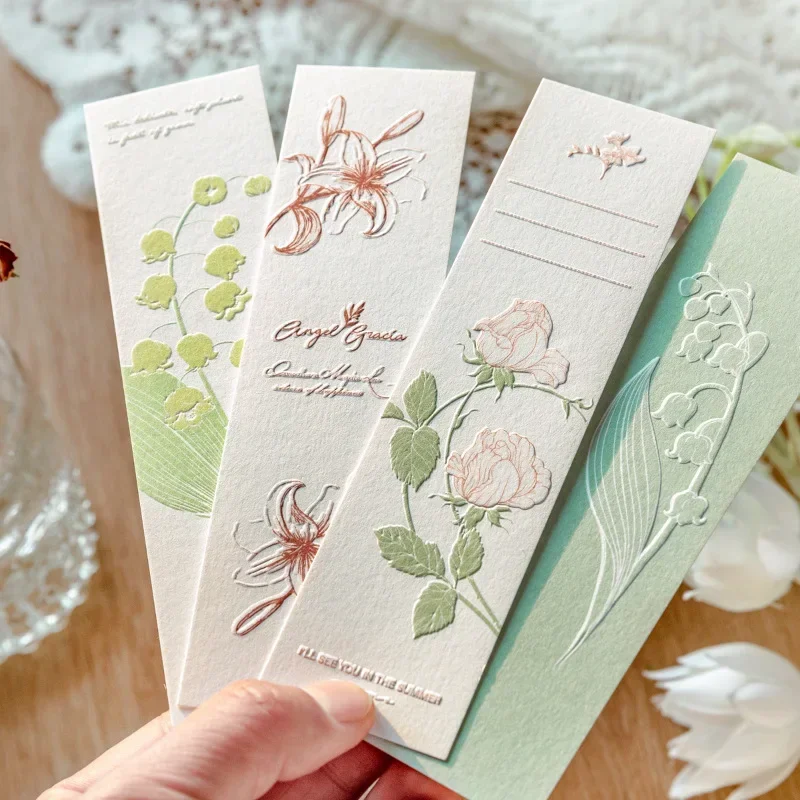 20pcs Krásne kvetinové záložky reliéf štýl elegantné kvetinové špeciálne papierové záložky dievčenské kancelárske potreby