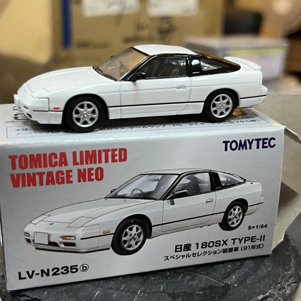 2108 TOMYTEC TOMICA TLV 1/64 LV-N235A LV-N235B NISSAN 180SX TYP II Čierna biela zliatina zliatiny zliatiny Zbierka automobilu Zobraziť darček