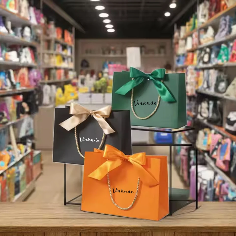 24ks hromadné logo módne šperky papier That taška svadobné súkromné ​​štítok papierové tašky s lukom nakupovaním luxusnej úložnej skrinky
