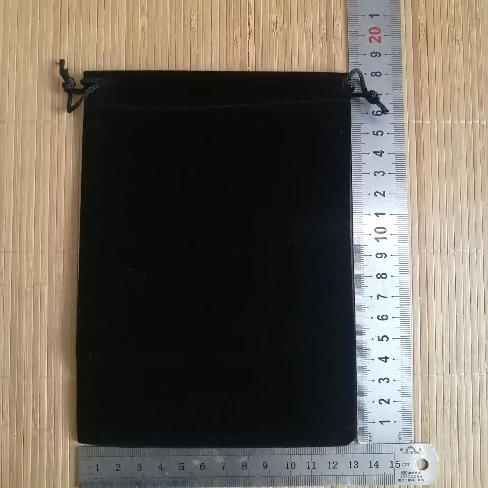 25ks/časť 5x7 7x9 9x12cm čierne zamatové darčekové tašky šperky Drawstrings Vrecká svadobné vianočné tašky šperky v taškách