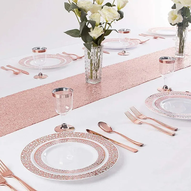 25Pack Rose Gold Lace Design Svadobná hostina Plastové dosky, luxusné šalátové taniere pre všetky sviatky a príležitostné taniere a predjedlo