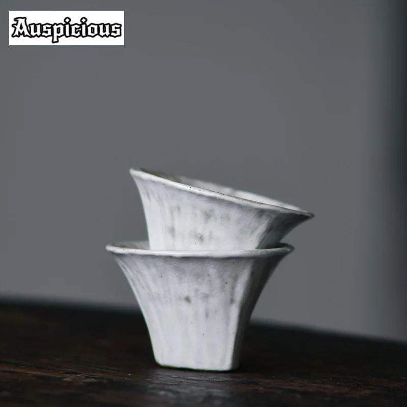 2pc/set handamde prášok jin keramický šálka ručne vyrobená hrubý pohár kreatívny trojuholník Master Master Cup Malý sake hrnček kung fu teaset 22 ml