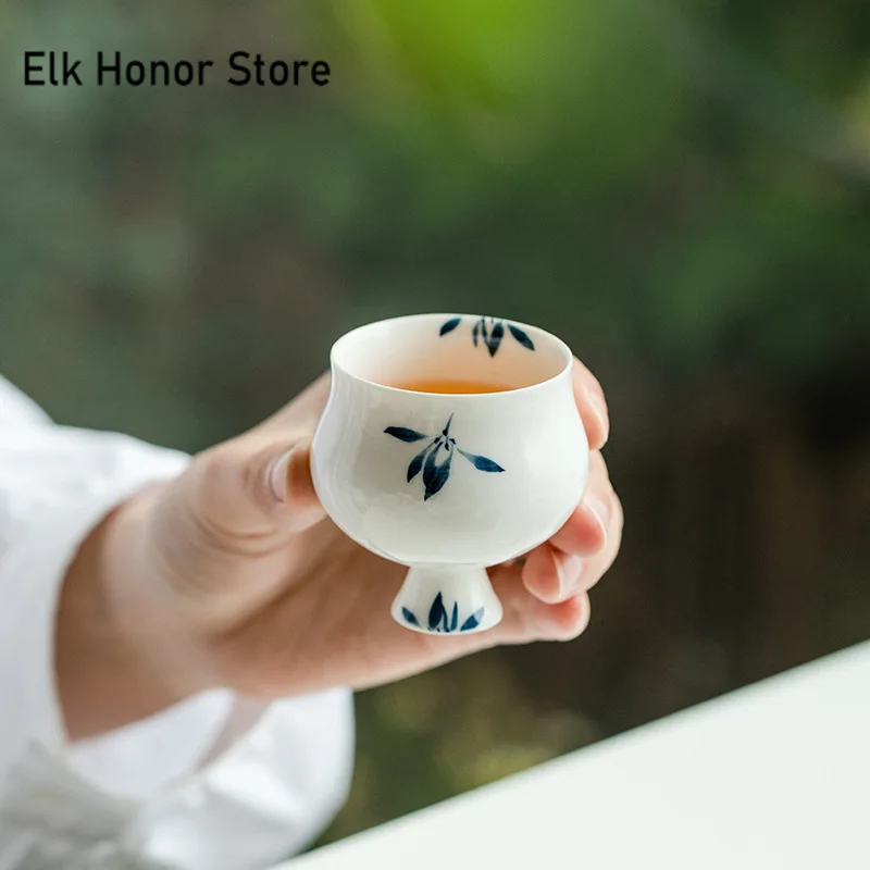 2pc/set čistý ručne maľovaný motýľový orchideový keramický šálový šálový pás šálka bieleho porcelánu Master Ochutnávka šálka kávového hrnčeka 65 ml