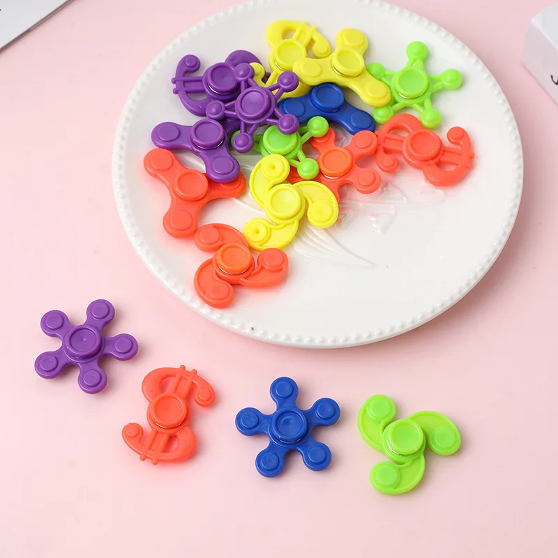 2pcs mini vtipné prsty prsty gyro geometrické plastové rotácie hračky pre deti Party