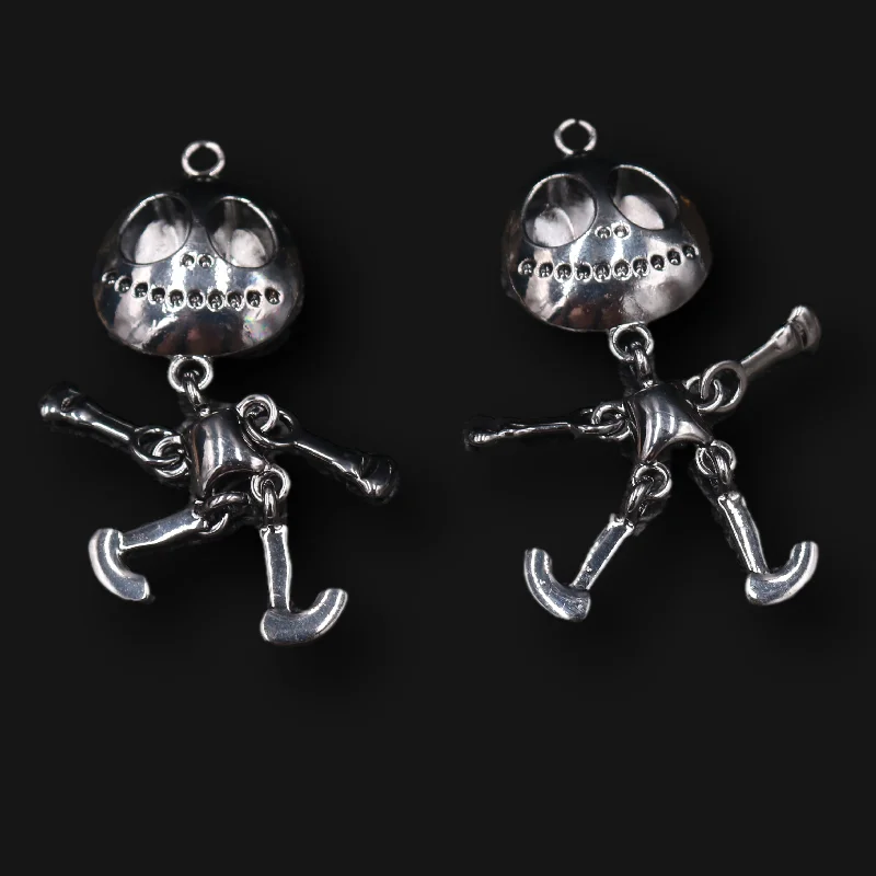 2pcs pištoľ čierna farba 3D hip hop mimozemšťan* kĺby sa môžu pohybovať* Nerezová oceľ prívesok DIY kúzlo Náhrdelné šperky remeslá výroby výroby
