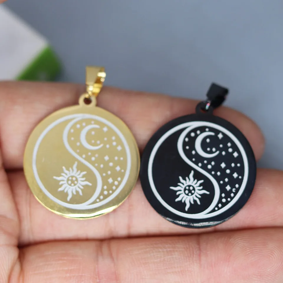 2PCS Taiji Slnko a mesačný nerezový závesný kúzlo pre šperky výroby náhrdelníka Keychain Čínsky taoizmus znamenie amulet