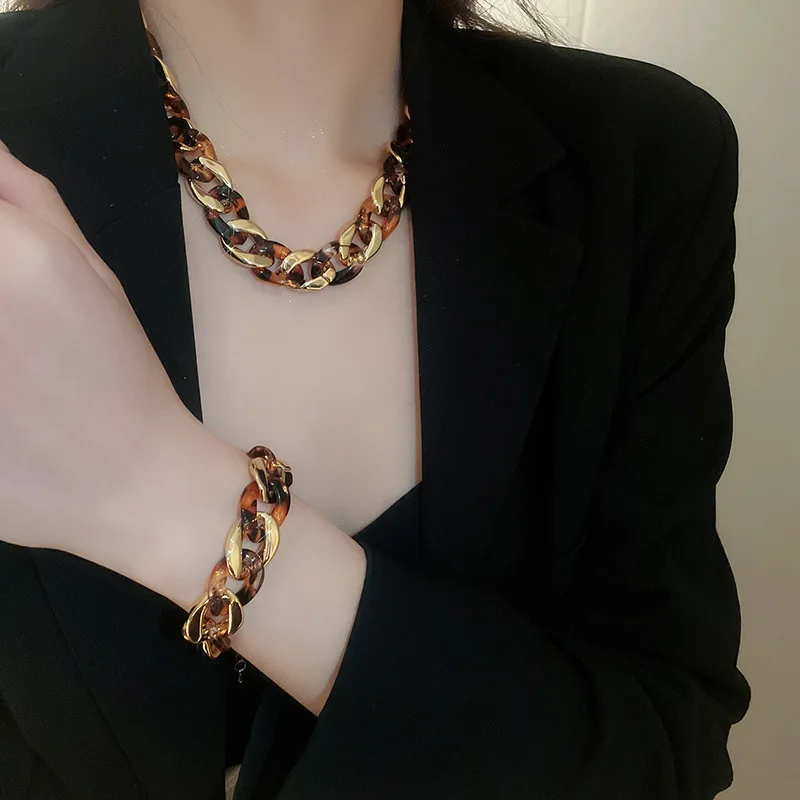 3 ks čarodejnícke leopard tlačené zárezové visiace náušnice Collarbone Náhrať náramky Vintage prémiové elegantné príslušenstvo