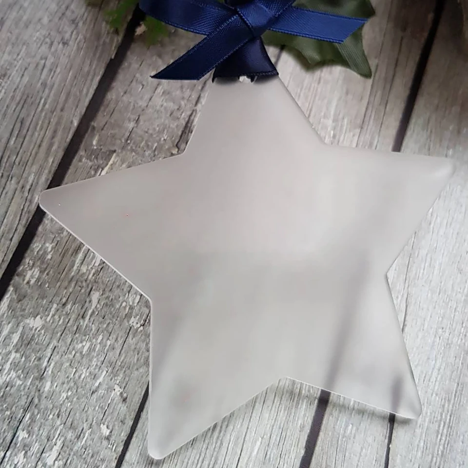 30/50/100 pcs matný akrylový perspex visiaci hviezda vianočné sviatky Bauble Dekorácie ozdoba zlatý pamätník vianočný darček