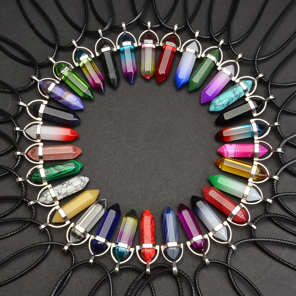 30ks náhodné módne prírodné kremeň Čakra Crystal Herba Point Cut Gemstone Prívesok Reiki náhrdelník