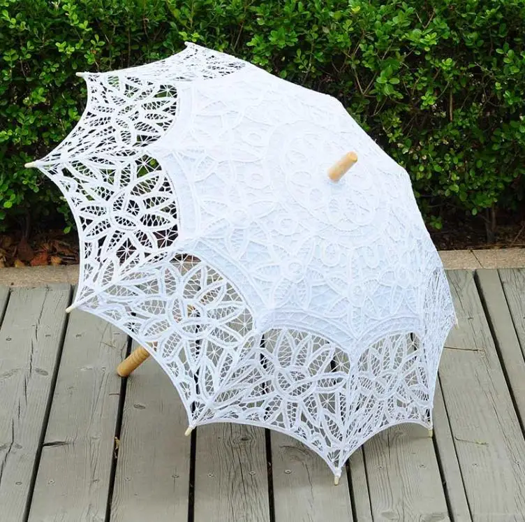 30pcs Elegantná princezná čipka slnečník Svadobný dáždnik Battenburg Lace Ručne vyrábaná pláž s dlhým rukomom slnečné slnečné slnečné lúče Ni370