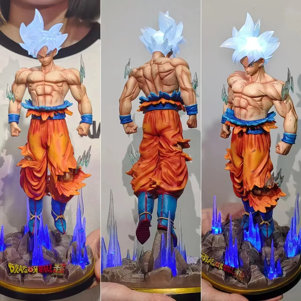 32 cm Dragon Ball Z Goku Anime Obrázok Ultra Instinkt Spot Figures GK Veľký svetelný PVC Collective Model Model Sochy Doll Toy Gift