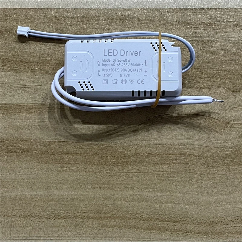 36-60W Adaptér LED ovládača LED osvetlenie LED osvetlenie AC165-265V Neizolujúci transformátor pre stropné svetlo Výmena veľkoobchodnej lode