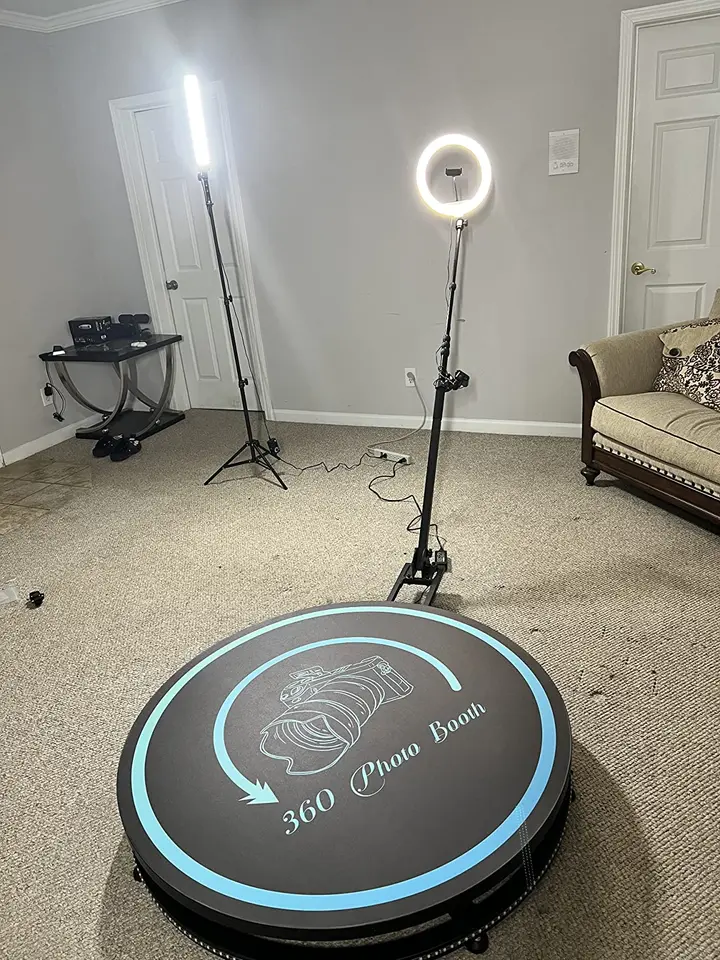 360 Photo Booth Machine 360 ​​Spin Camera Booth so softvérom na narodeniny svadobnej hostiny s letovým puzdrom a bezplatným logom