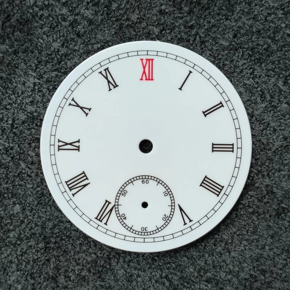 37 mm biela sklovina Hrúbka rímskeho čísla je 0,4 mm druhá ruka je pri 6 o 'hodinách vhodná pre pohyby ST3621 alebo ETA6498