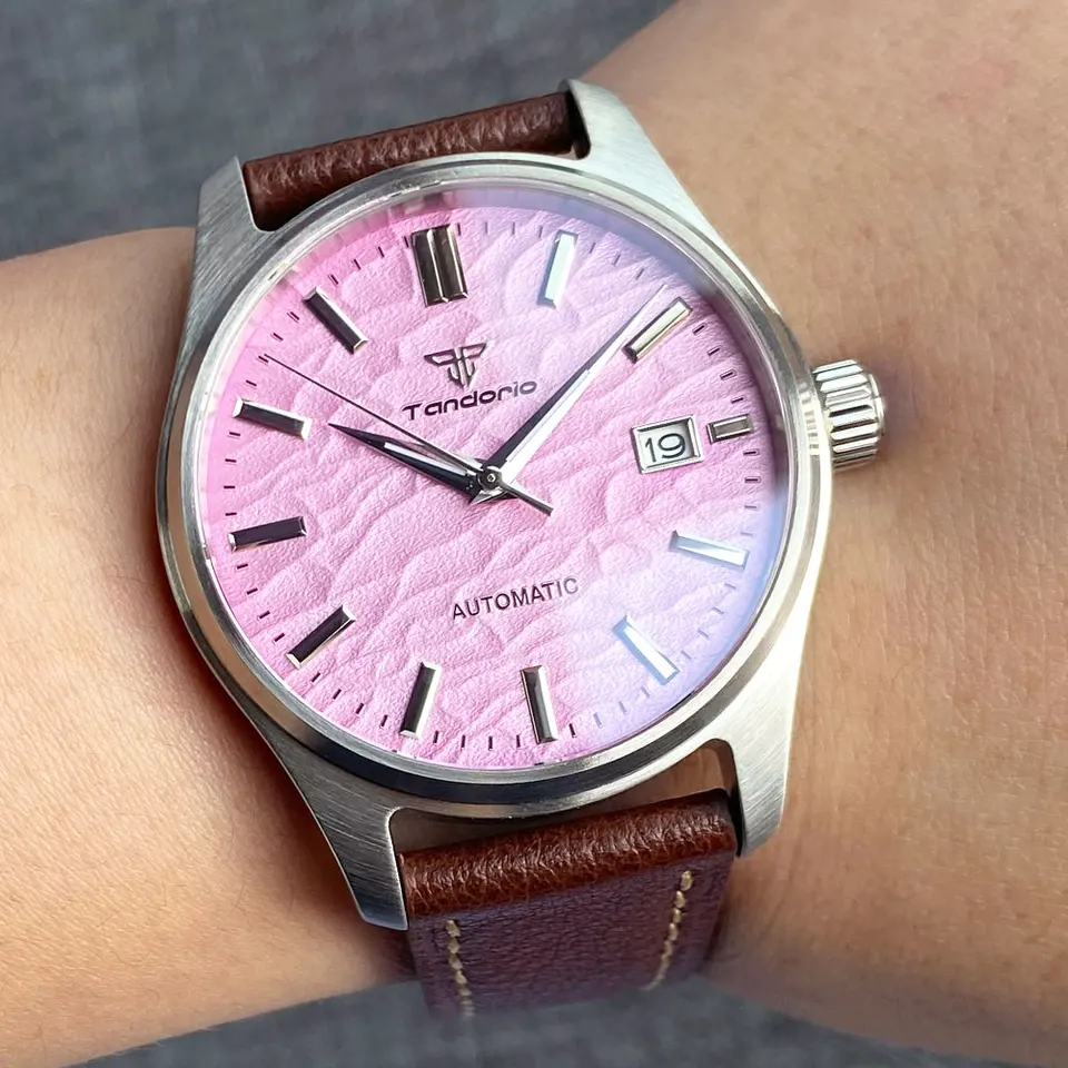 39 mm vinobranie NH35A Automatické mechanické mužov hodinky Pilotný štýl Pink Blue Black Dial 20ATM Vodotesný zafírový kožený pás
