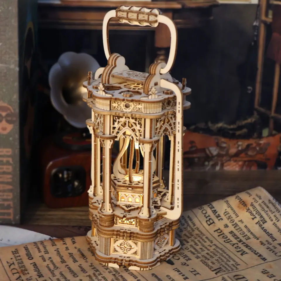 3D drevené hádanky DIY Rotujúce vinobranie Lantern Hand-on Activity Distor Darček na Vianoce