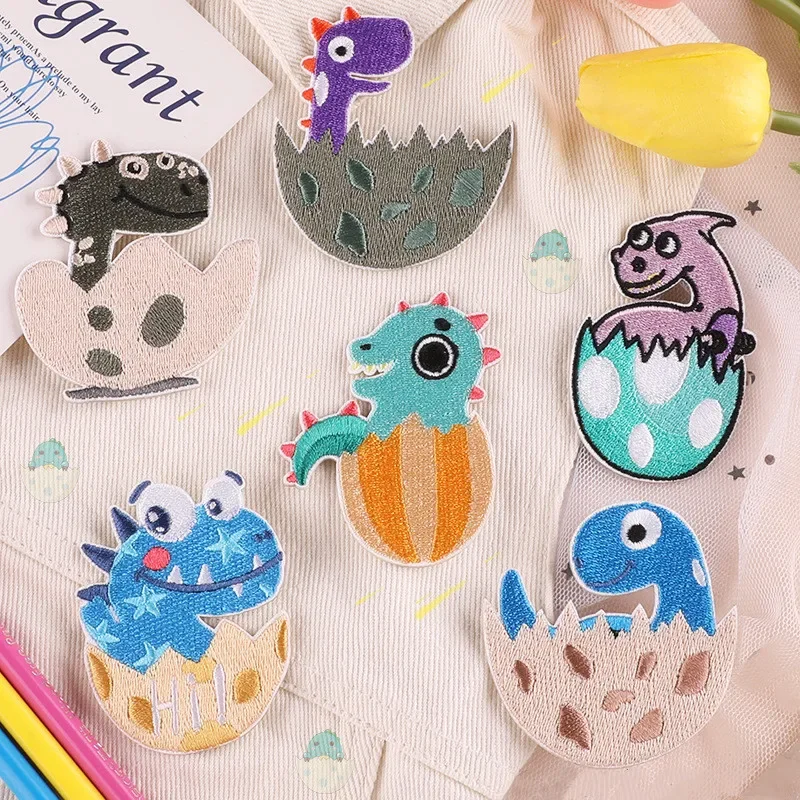 3M farebné odznaky dinosaurus vyšíva