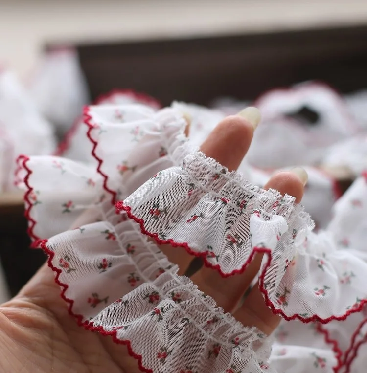 3METR/LOT TLAČOVÉ KVETOVÉ SKLADOVÉ PLAVNÉ ZAMESTNENIE KLIKOVÉ PRÁVNE TREST ZÁVAJÚCE DIY DIY Dekorácie ponožky Small TRIMS LACE X1252