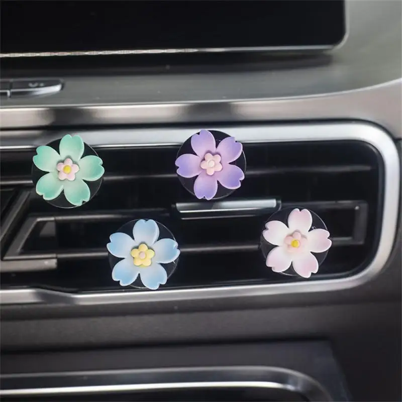 4ks/set automobilových výstupných vetracích parfumov Clips Auto osviežovač kondicionovanie aromaterapie malé Daisy interiérové ​​dekorácie Príslušenstvo