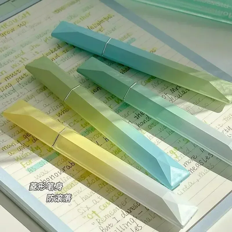 4pcs farebné zvýrazňovacie perá súpravy šikmé mäkké podšívka hlavy na kreslenie maliarskej školy