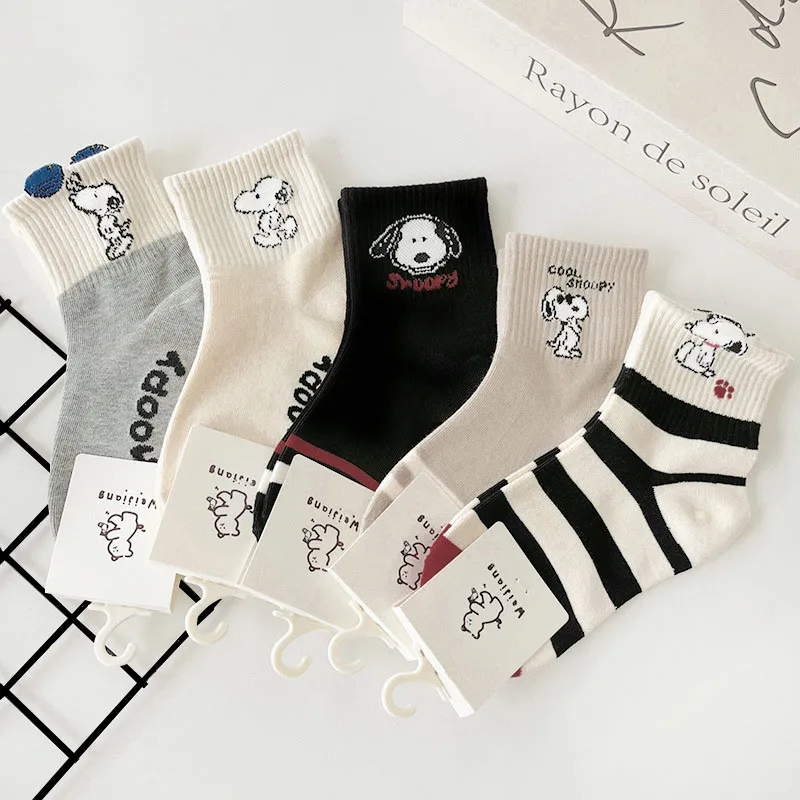 5/10ks Snoopy Kids Cotton Socks Kawaii Nový jarný a jesenný karikatúra Children Children Polder Calf pre dievčatá a chlapec 5-12 rokov