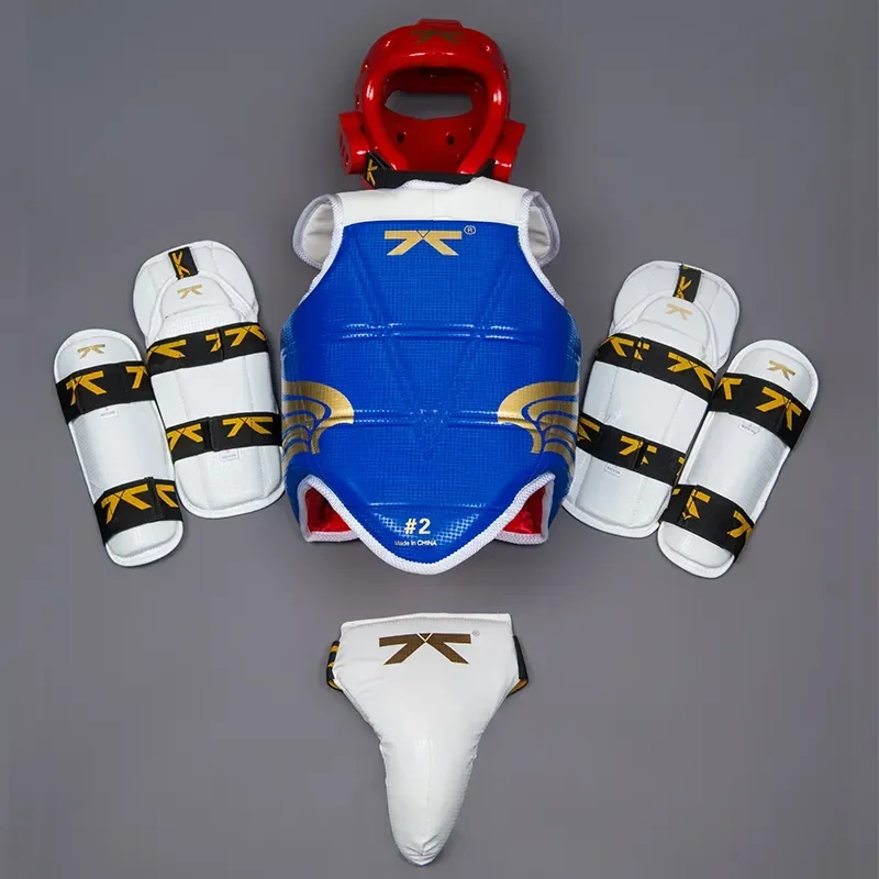 5 ks Taekwondo ochrancovia suin helmu hrudník na hrudník Arm Guards Detská karate hlava pokrývky MMA Kick Body Hugo Helme Helmets Gear