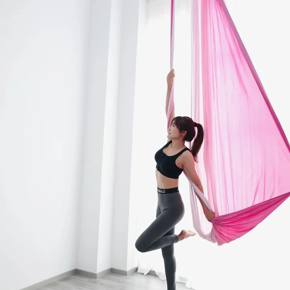 5 metrov letecká joga tkanina Aerial Silk Shinny Gradient Color Yoga Hammock pre cirkusové umenie letecký tanec