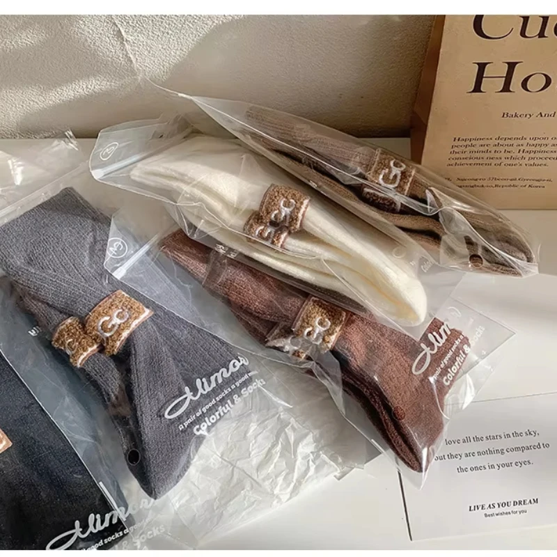 5 párov zimné ponožky Ženy Cashmere Wool ponožky Žena Warm Zhruba Zhrubne vyšívané logo v polovici kála ponožky Dámska snehová topánka ponožky