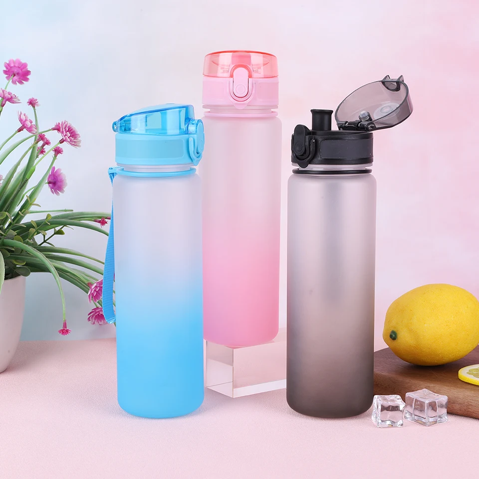 500 ml športovej fľaše na vodu na mahle progresívne farebné pitné vodné poháriky s gradientom rukoväte pre telocvičňu vonkajšie športové kempingy