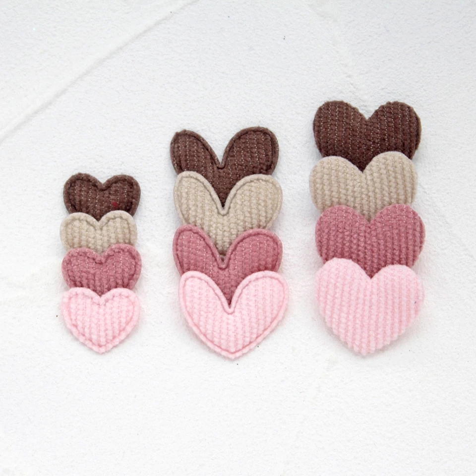 50ks 15x17/20x25/21x24mm Polded Corduroy Fabic Heart Appliques for DIY klobúk oblečenie legging šijacie zásoby DECOND DECON Patches