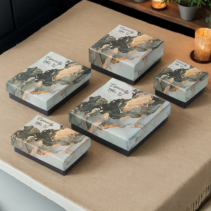 50ks Gilt Marble Cardboard šperky na šperky Náramok Náramok Papier Papier Pendant Box s špongiou pre kutilstvo Špeciálne darčekové balenie zásob