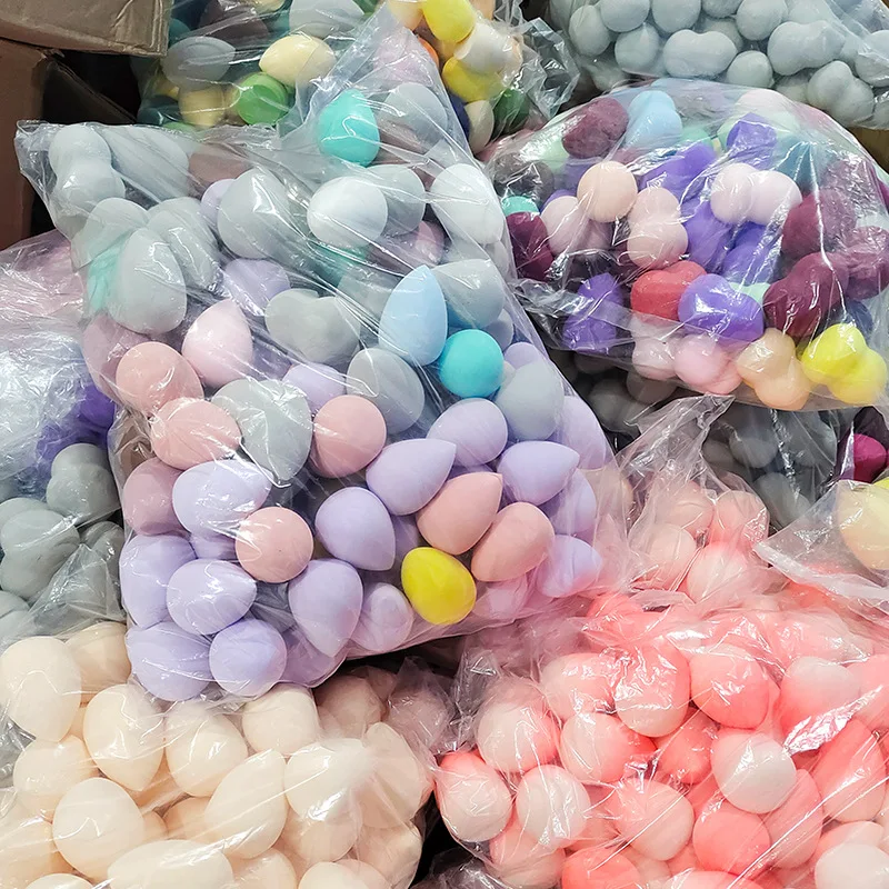 50ks mini make -up špongia s náhodnými farbami a tvarmi, mixér krásy pre miešanie nadácie, smotany a prášok