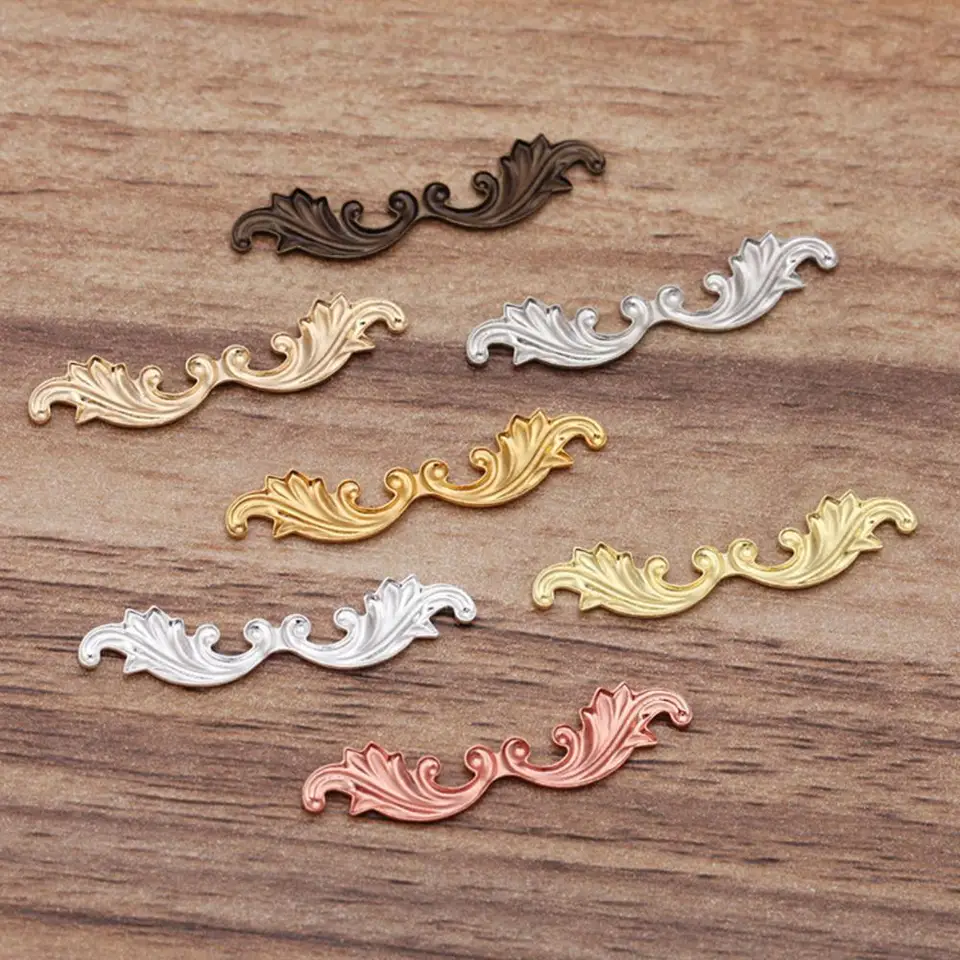 50ks/šarža 30 mm vinobranie retro kvetinové kúzla starožitné bronzové mosadzné nálezy šperkov DIY