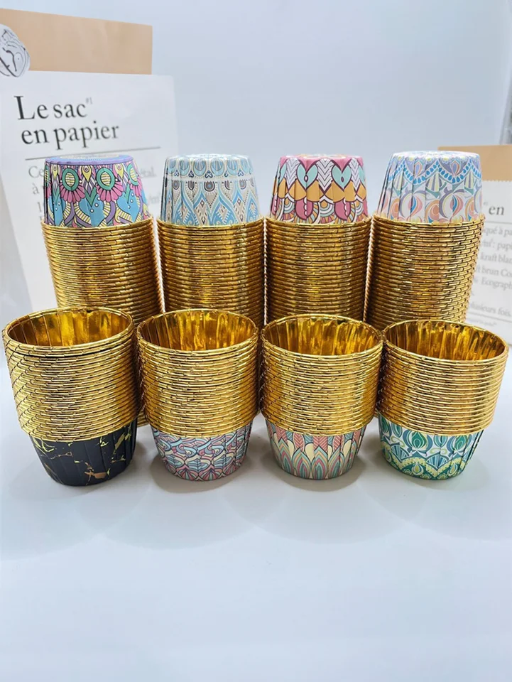 50ks, šálky koláčov v štýle bohémskeho štýlu, mafenové šálky, náhodné farby Zhruba na pečenie Oil Proof Paper Cups